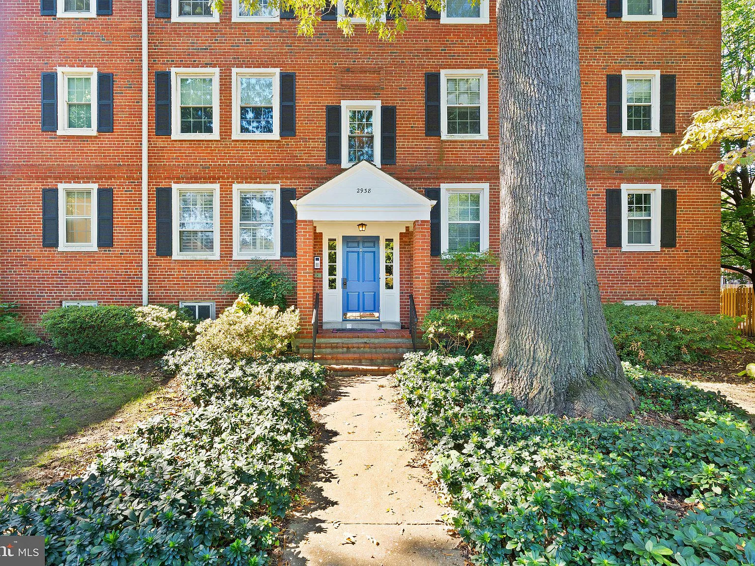 Fairlington Village — Photo 2