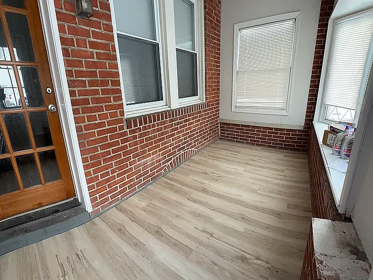 834 Woodlawn Ave — Photo 3