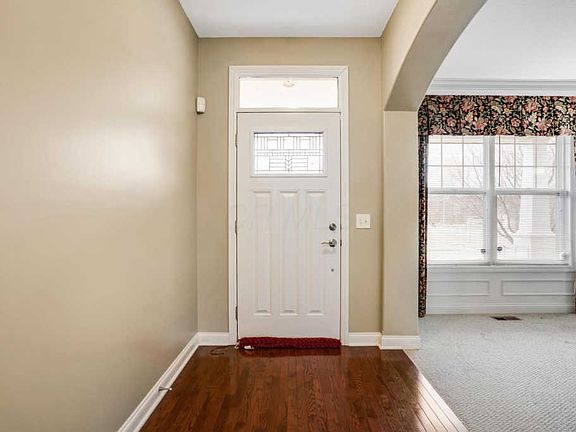 4th image of 842 Bent Oak Dr