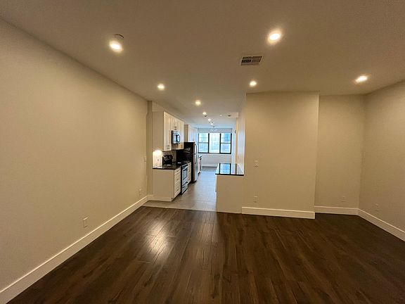 3rd image of 20 Park St Unit 2-01