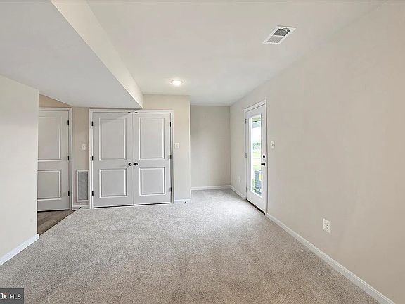 3rd image of 61 Thrower Rd