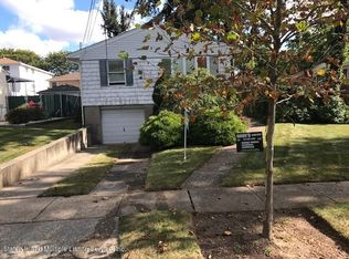 65 Pine Ter, Staten Island, NY 10312