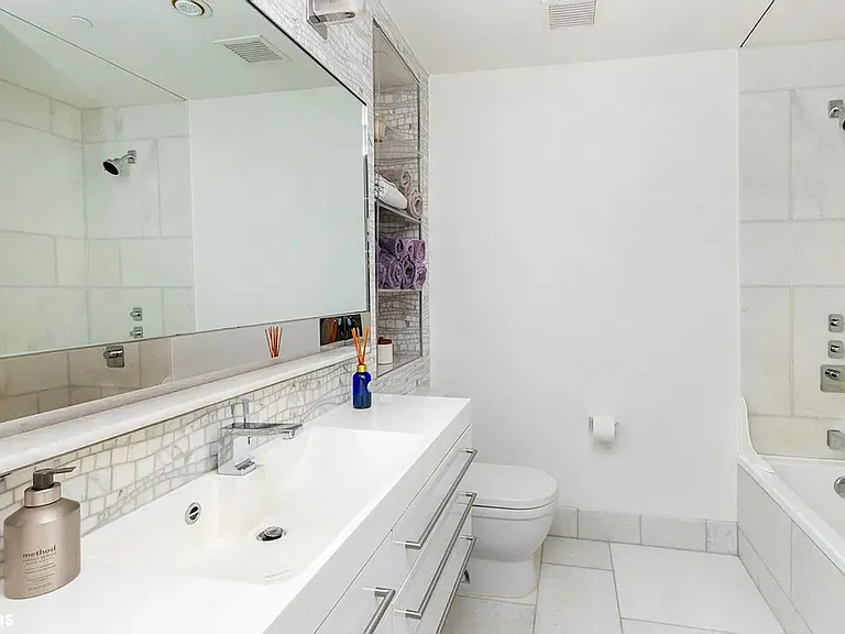124 W 23rd St #4B — Photo 8