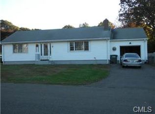 65 Woodmere Rd, Bridgeport, CT 06610