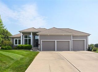 4940 SW Gull Point Dr, Lees Summit, MO 64082
