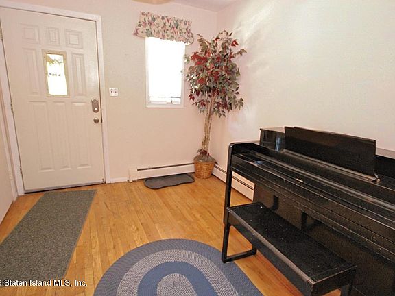 3rd image of 79 Downes Ave