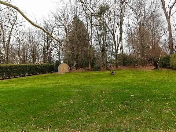3rd image of 3375 Deerhaunt St