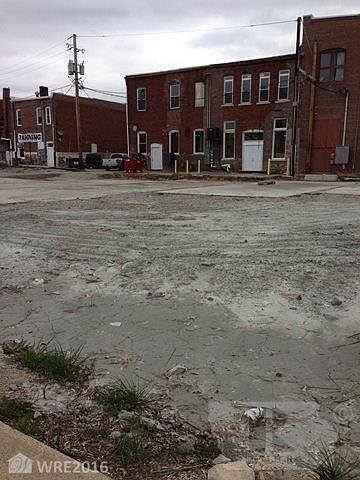 2nd image of 105 N Main St