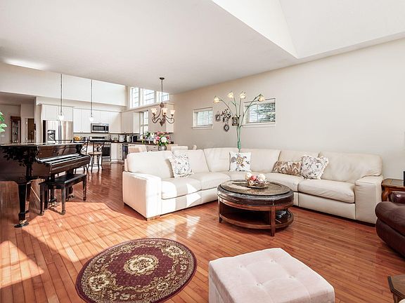 5th image of 10115 Juliana Cir