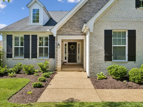 7107 Triple Crown Ln, Fairview, TN 37062