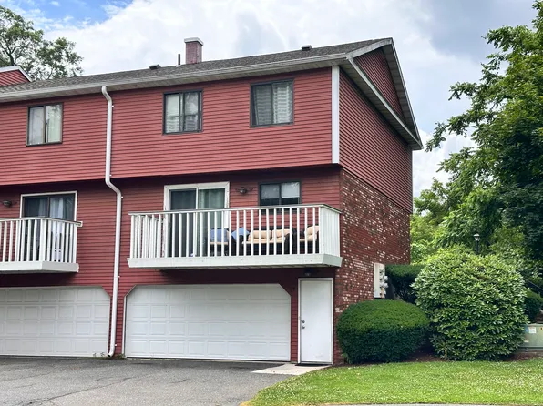 74 Churchill Drive #74, Newington, CT 06111