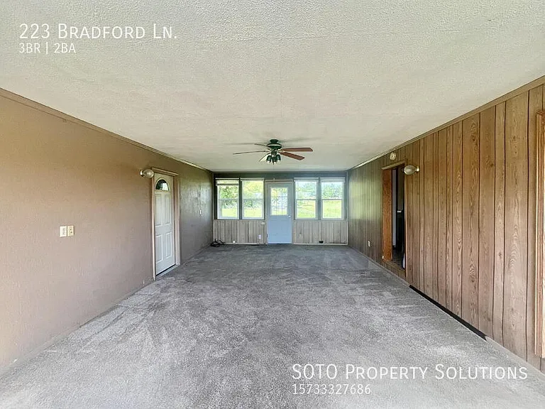 223 Bradford Ln — Photo 12