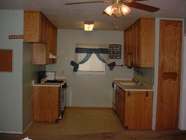 4818 Pacific - Kitchen