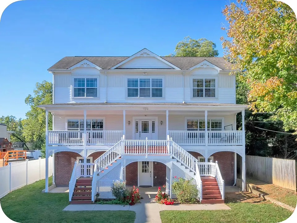1006 Long St