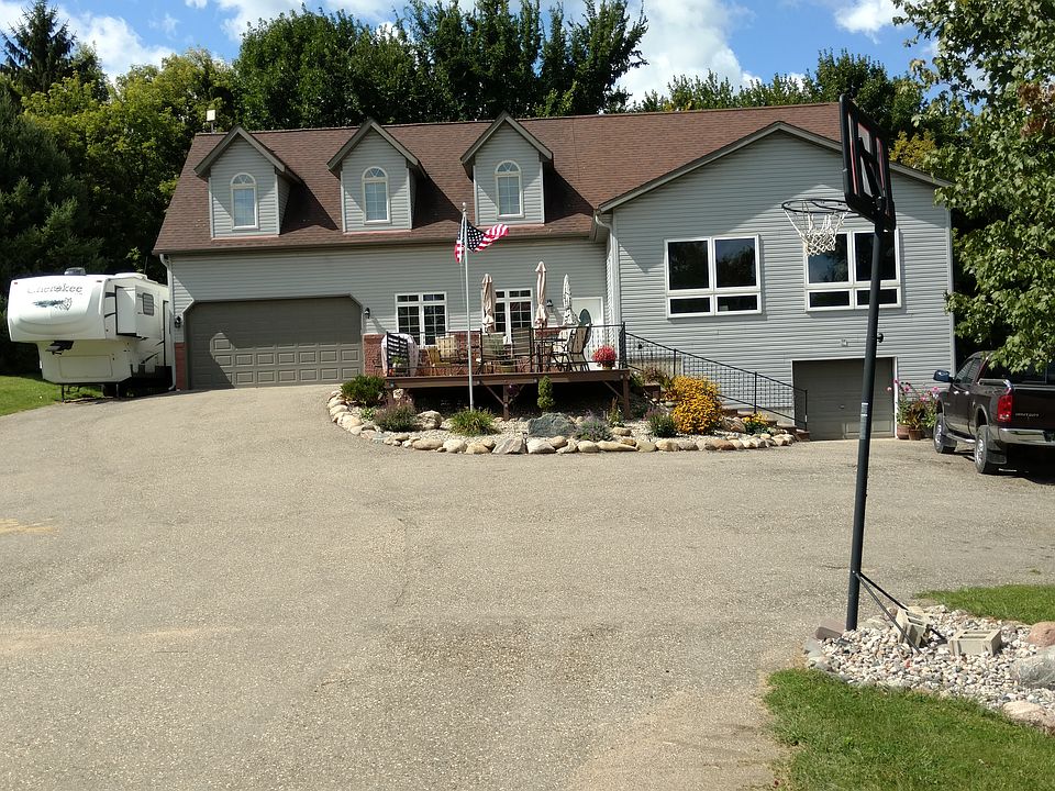 1st image of 61165 Frederick Dr