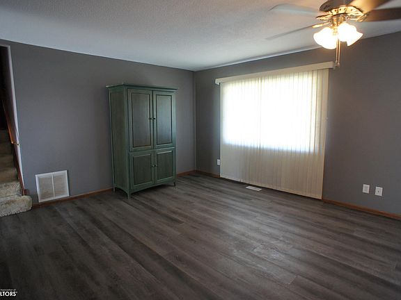5th image of 802 Fair Meadow Ct