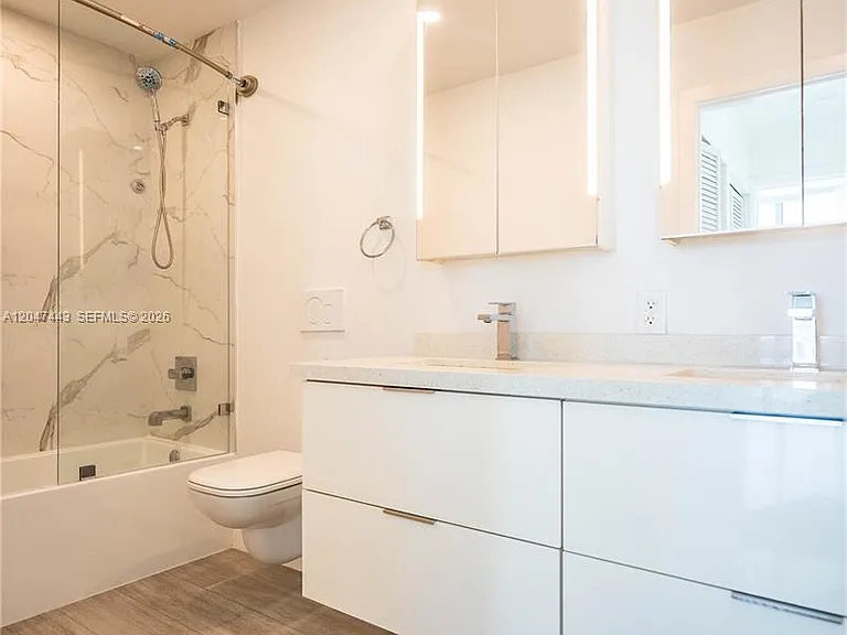 8425 Crespi Blvd #303 — Photo 14