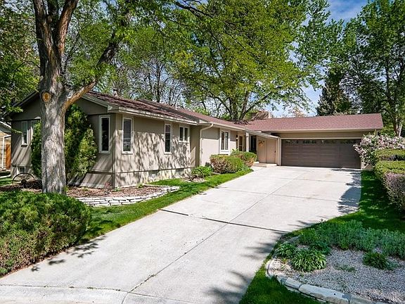 2nd image of 1949 Iris Ln