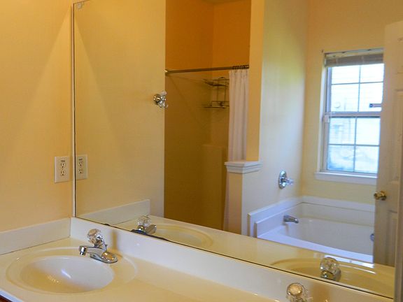 5th image of 177 Resthaven Dr