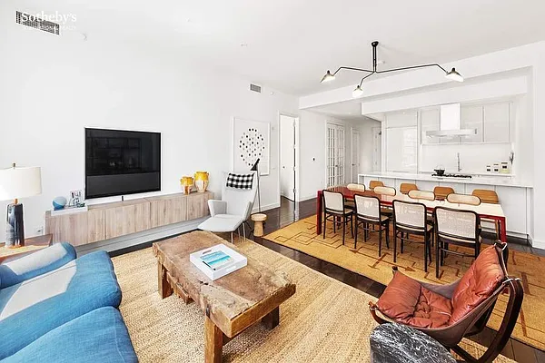 Sold by Sotheby's International Realty | media 2