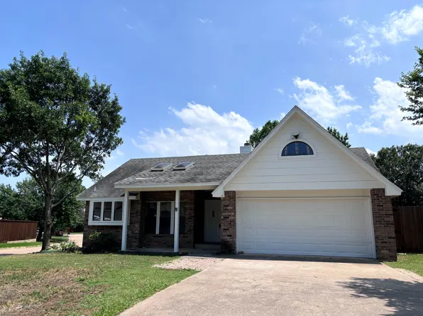 3305 Fairview Dr, Corinth, TX 76210