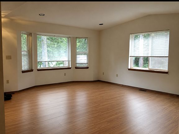 2nd image of 133 Polo Park Dr