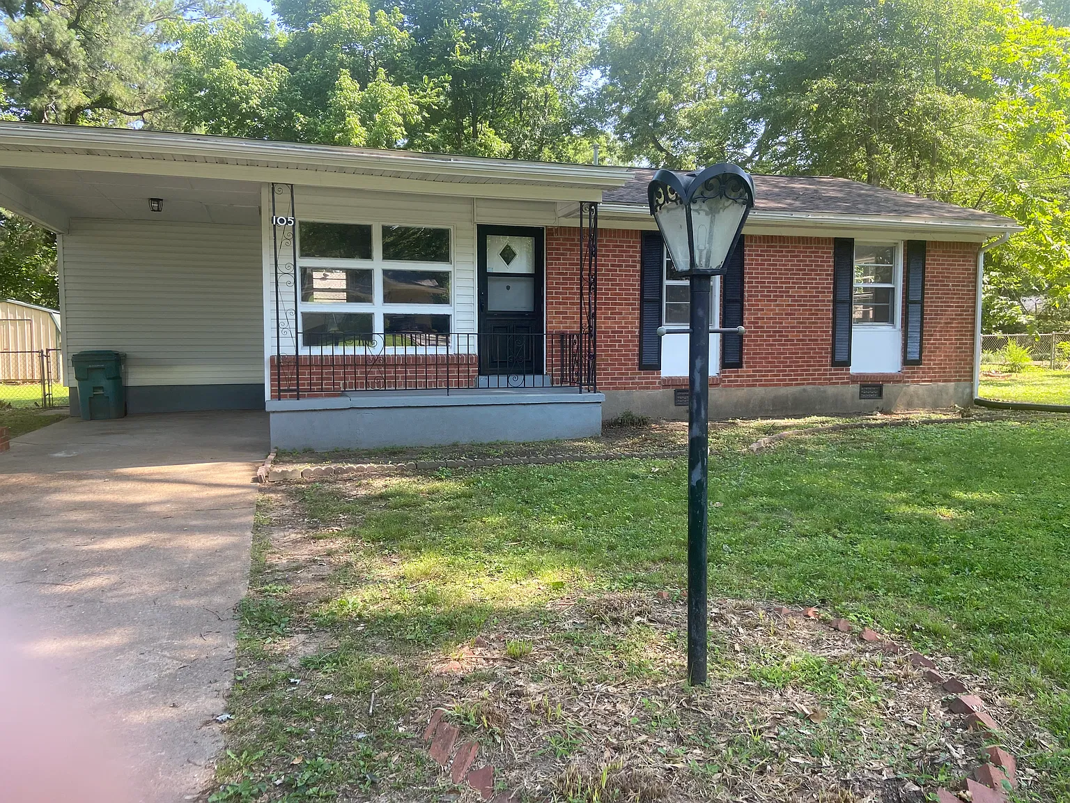 2 bed, 1000 sqft, $1,300 — Photo 1