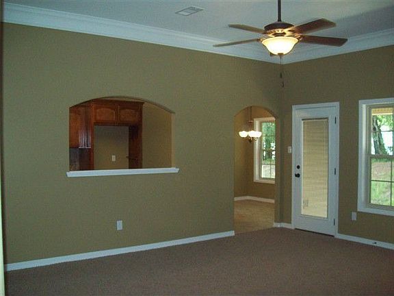 4th image of 200 Hedge Hill Dr