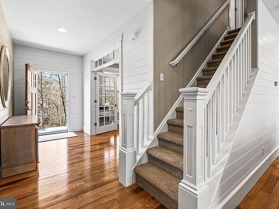 3rd image of 95 Shady Ln