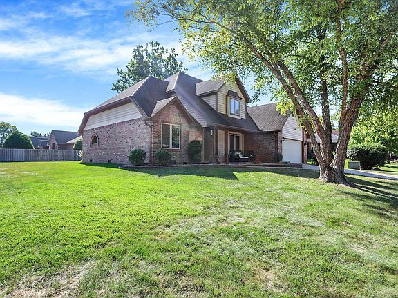 2nd image of 7553 Huddleston Dr E