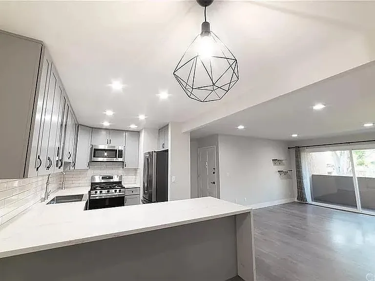 1001 W Macarthur Blvd #72 — Photo 15