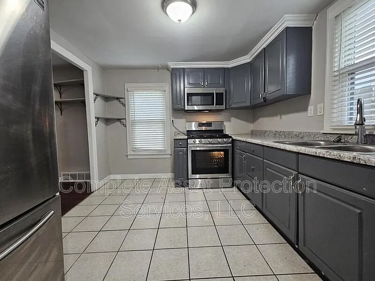 7209 Catherine St — Photo 8