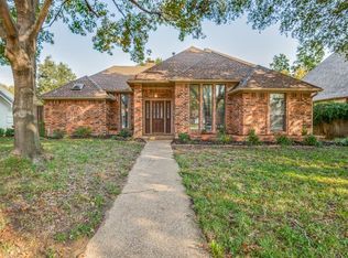 3056 Creekview Dr, Grapevine, TX 76051