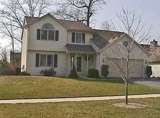 8695 Tanglewood Rd, Temperance, MI 48182