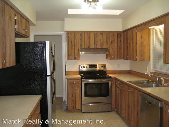2nd image of 9 Bradley Pl