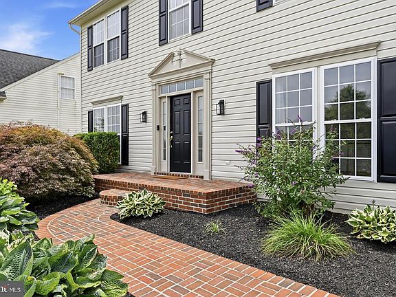 3rd image of 602 Corbit Dr