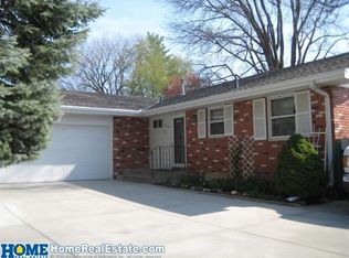 816 Driftwood Dr, Lincoln, NE 68510