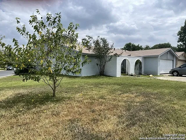 6807 Avila