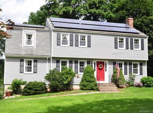 51 Long View Dr, Simsbury, CT 06070