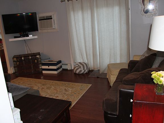 4th image of 39 Arcadia Ln
