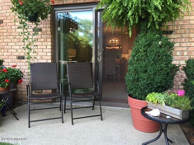 1st image of 225 Dyckman Ave