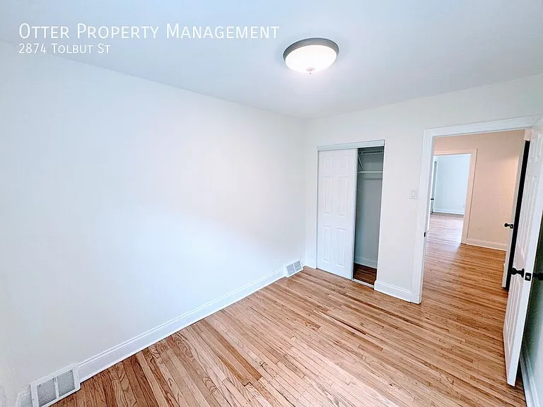2874 Tolbut St — Photo 23