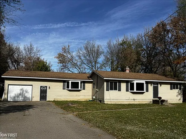 1072 W Williamson Ave, Flint, MI 48507