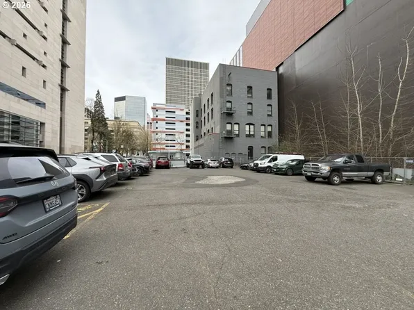 969 SW 2nd Ave #4000, Portland, OR 97204