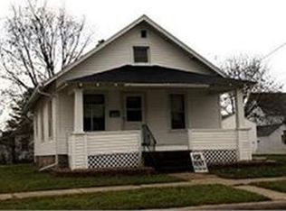 125 E Prospect St, Manchester, IA 52057
