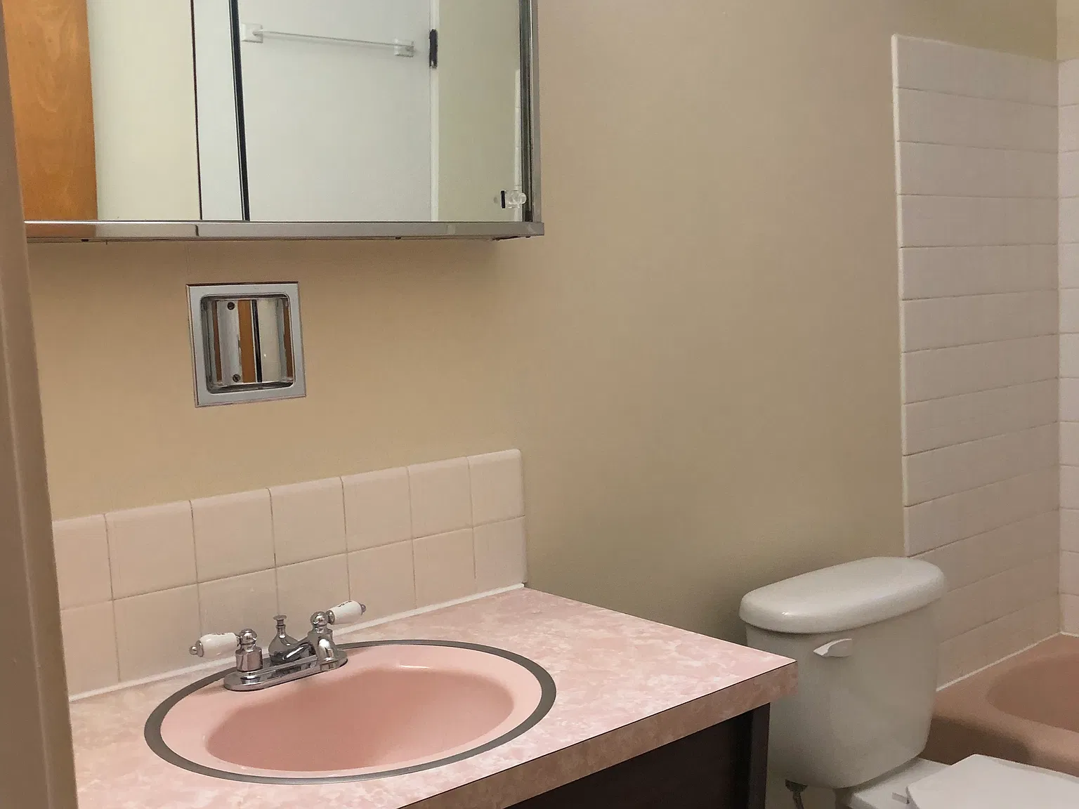 Crooked River Cromwell Townhouses — Photo 3