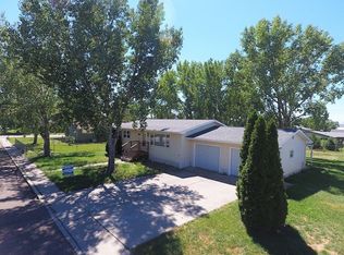 214 Juniper Ave, Glendive, MT 59330