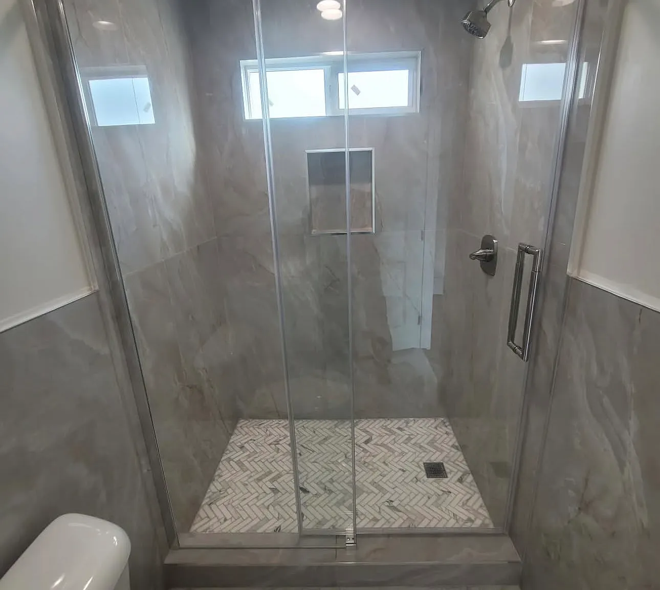 1615 Winona Blvd — Photo 3