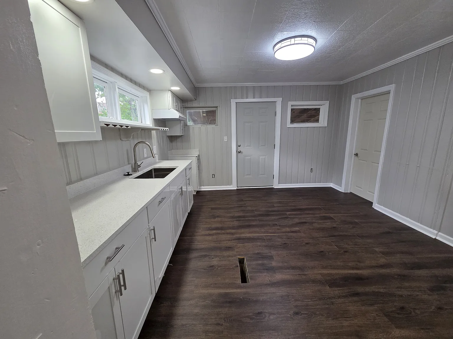 949 Cline St — Photo 3