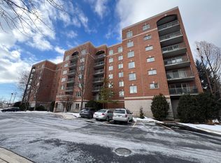 390 S Western Ave APT 706, Des Plaines, IL 60016